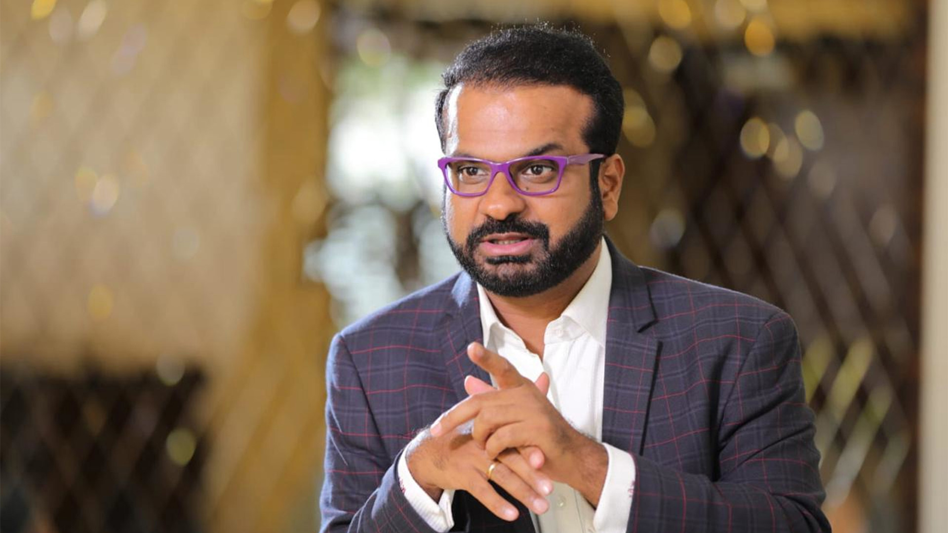 About Dr Vivek Mendonsa